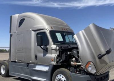 this image shows semi truck repair services in Thousand Oaks, CA